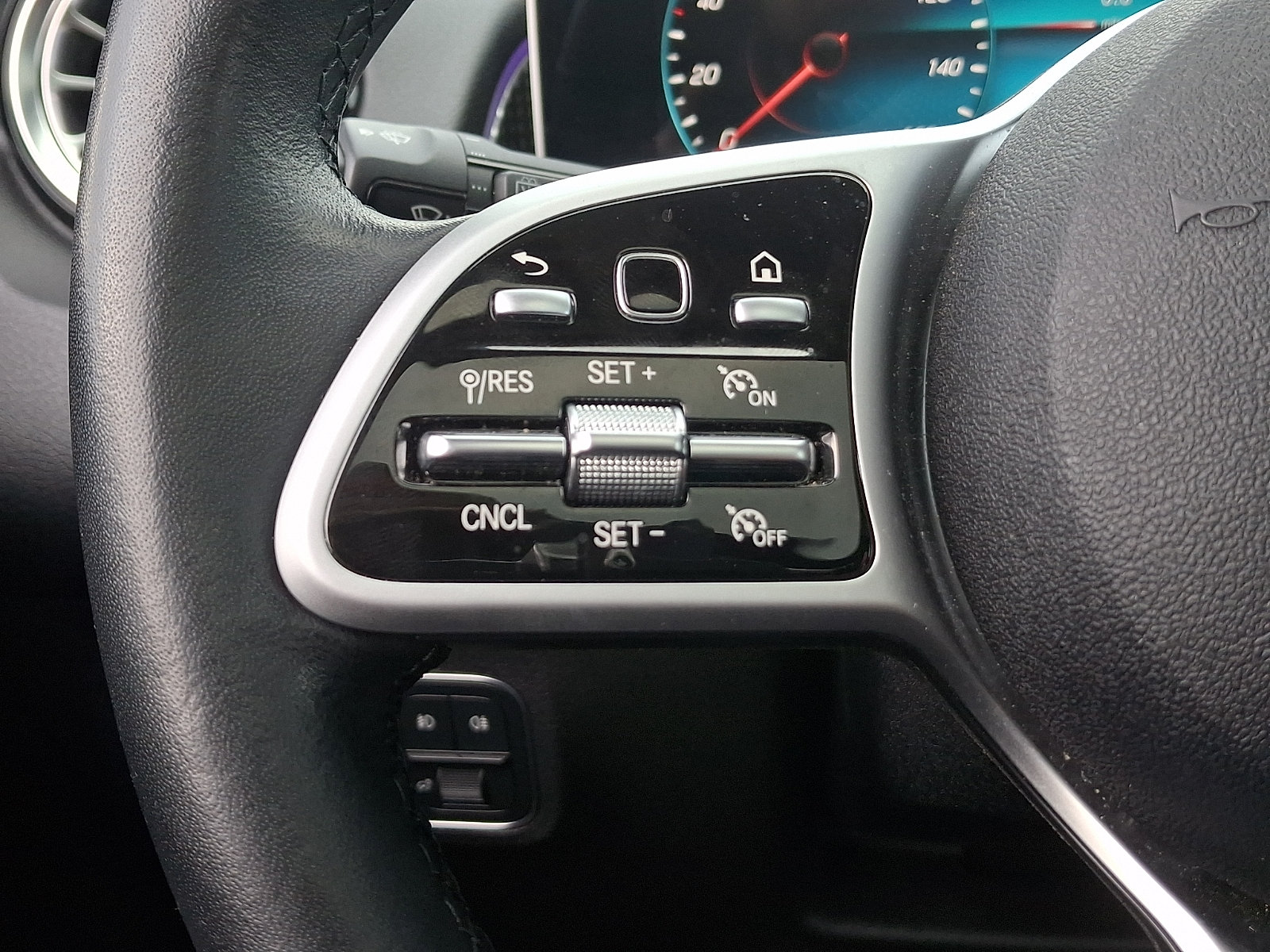 Used 2021 Mercedes-Benz GLB 250 4MATIC image 22