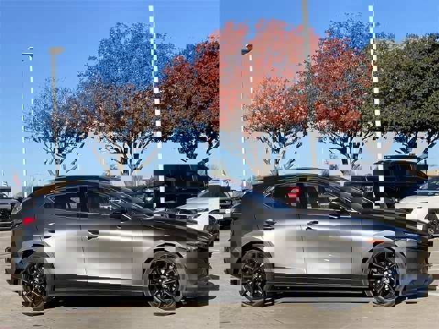 Used 2019 MAZDA MAZDA3 Hatchback w/ Premium Package image 3