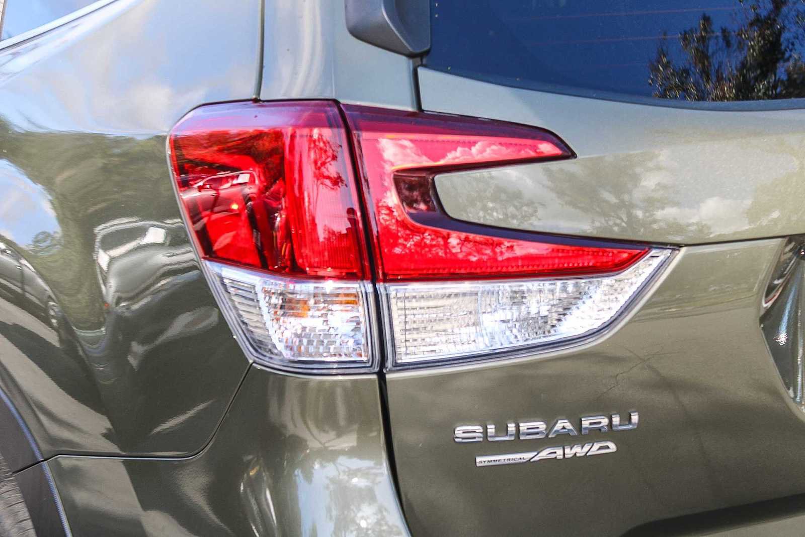 Certified 2023 Subaru Forester Touring AWD/4WD image 7