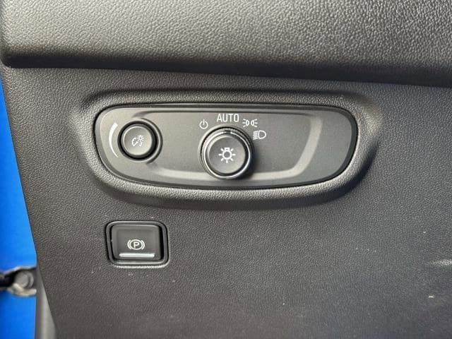 Used 2024 GMC Terrain SLE image 18
