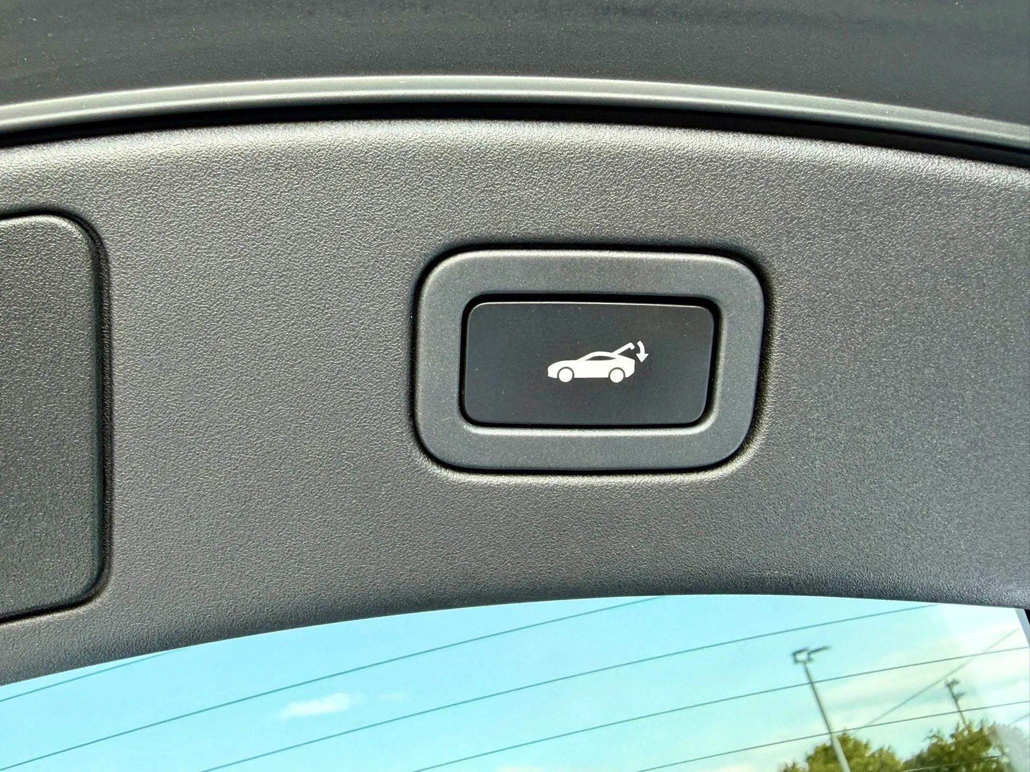 Used 2017 Jaguar F-TYPE R AWD/4WD image 52