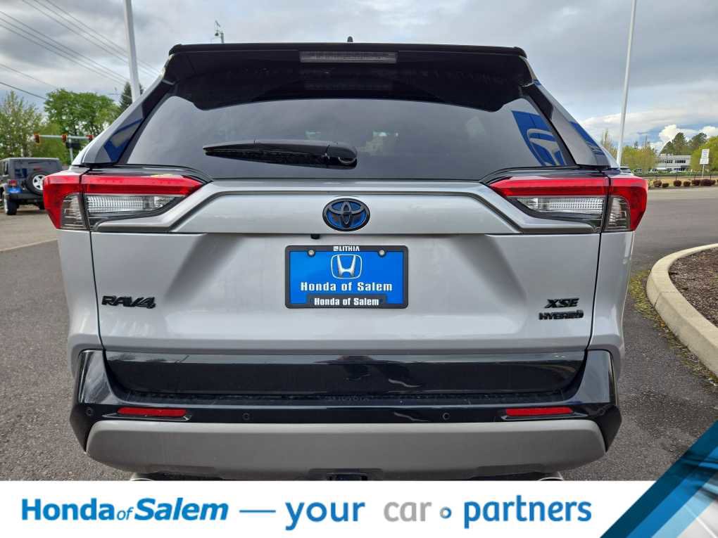 Used 2022 Toyota RAV4 XSE AWD/4WD image 5