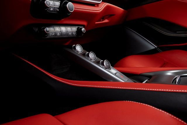 Certified 2019 Ferrari Portofino image 32