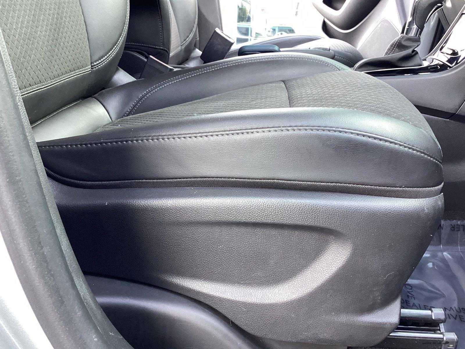 Used 2022 Buick Encore Preferred w/ Safety Package image 19