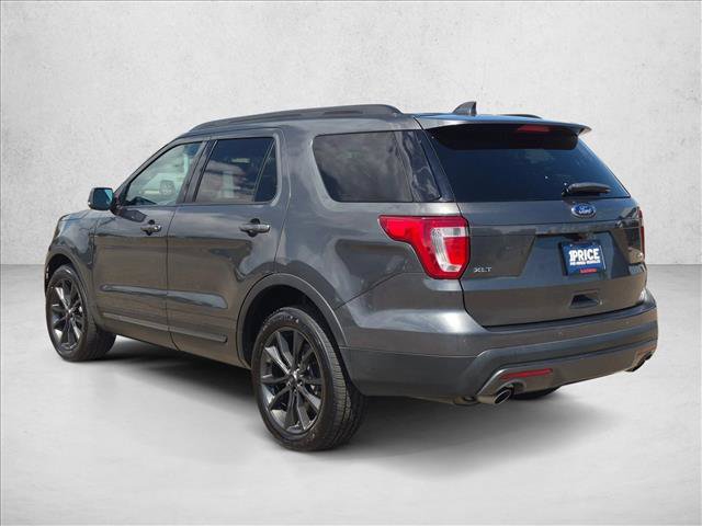 Used 2017 Ford Explorer XLT w/ Equipment Group 202A AWD/4WD image 8