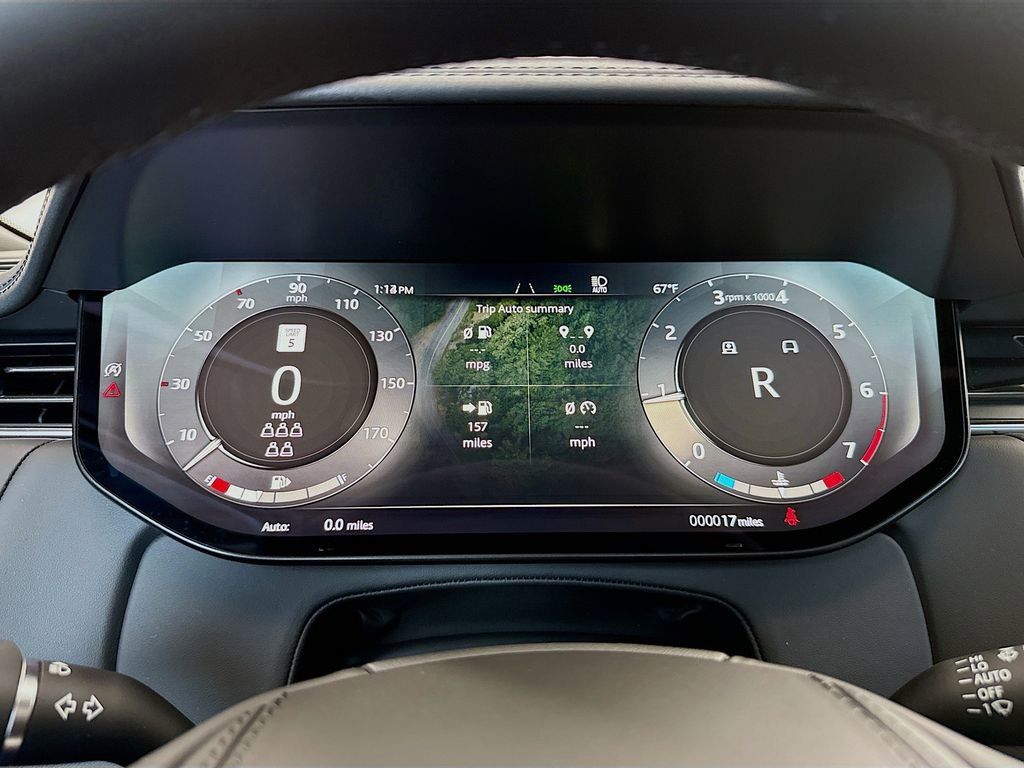 New 2026 Land Rover Range Rover Long Wheelbase SE image 32