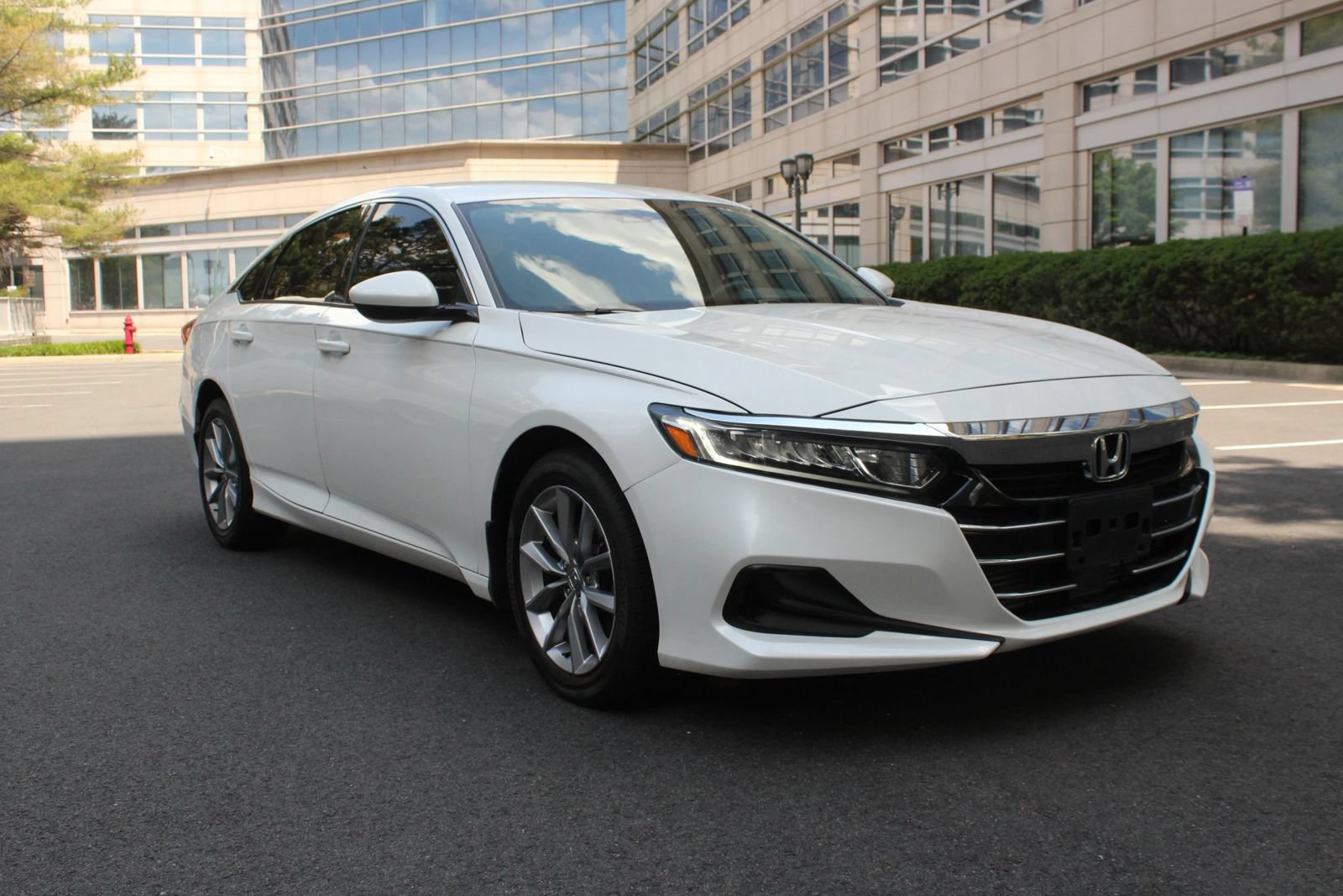 Used 2021 Honda Accord LX image 1