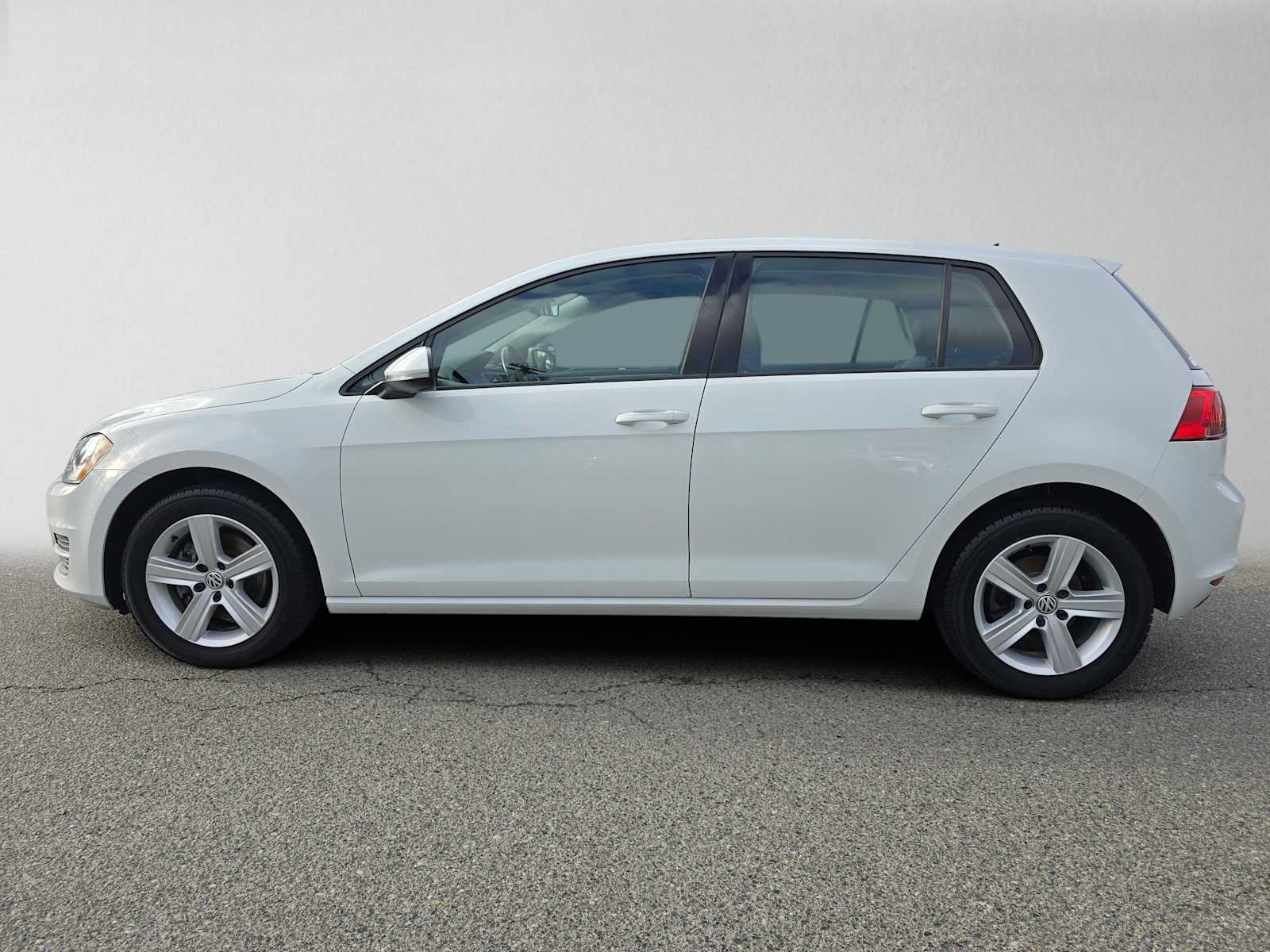 Used 2017 Volkswagen Golf Wolfsburg Edition FWD image 6
