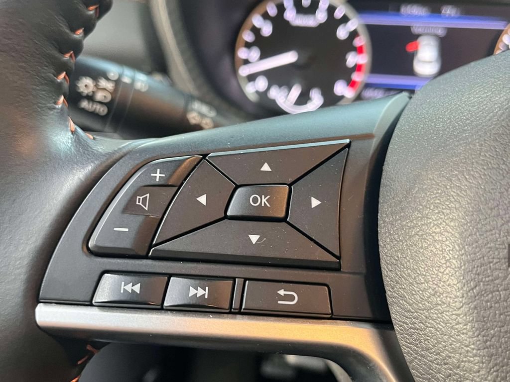 Used 2023 Nissan Sentra SR w/ Electronics Package FWD image 22
