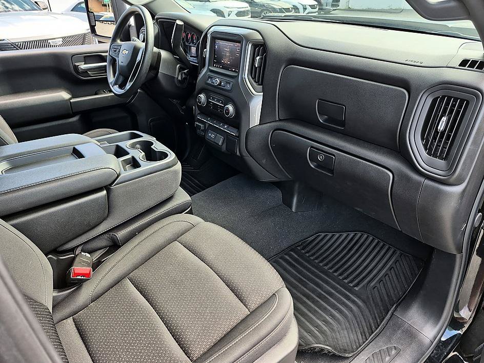 Used 2025 Chevrolet Silverado 2500 Custom AWD/4WD image 34