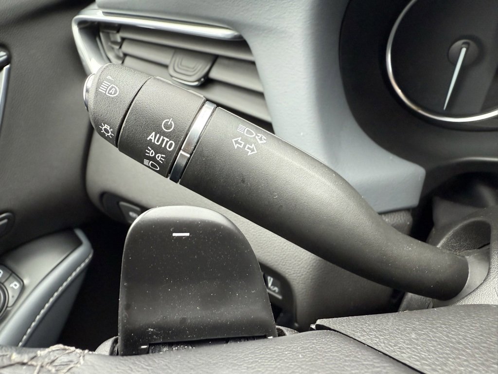 Used 2022 Buick Enclave Premium image 23