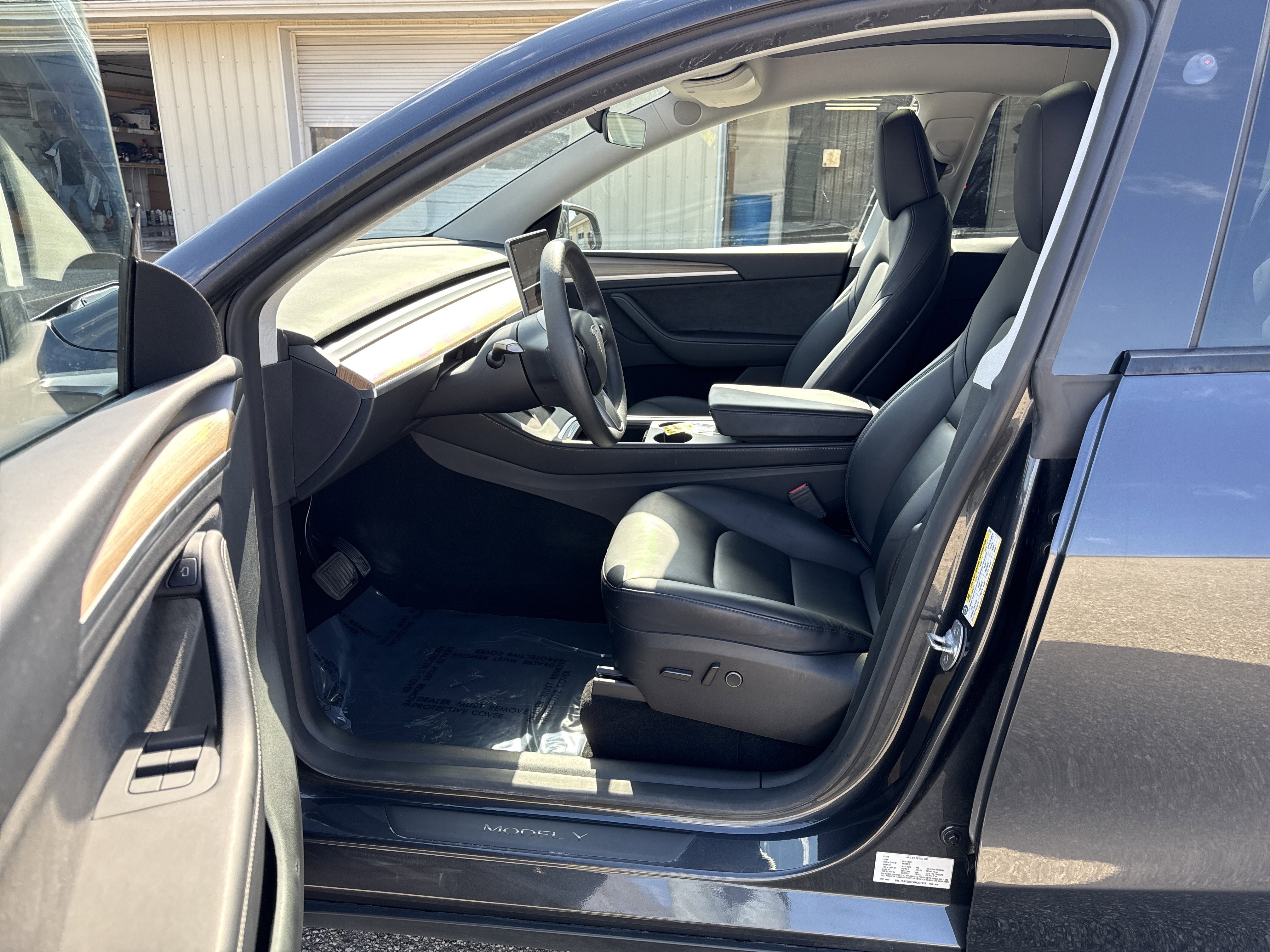 Used 2024 Tesla Model Y Long Range image 18
