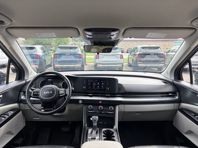 Used 2023 Kia Carnival LX FWD image 28