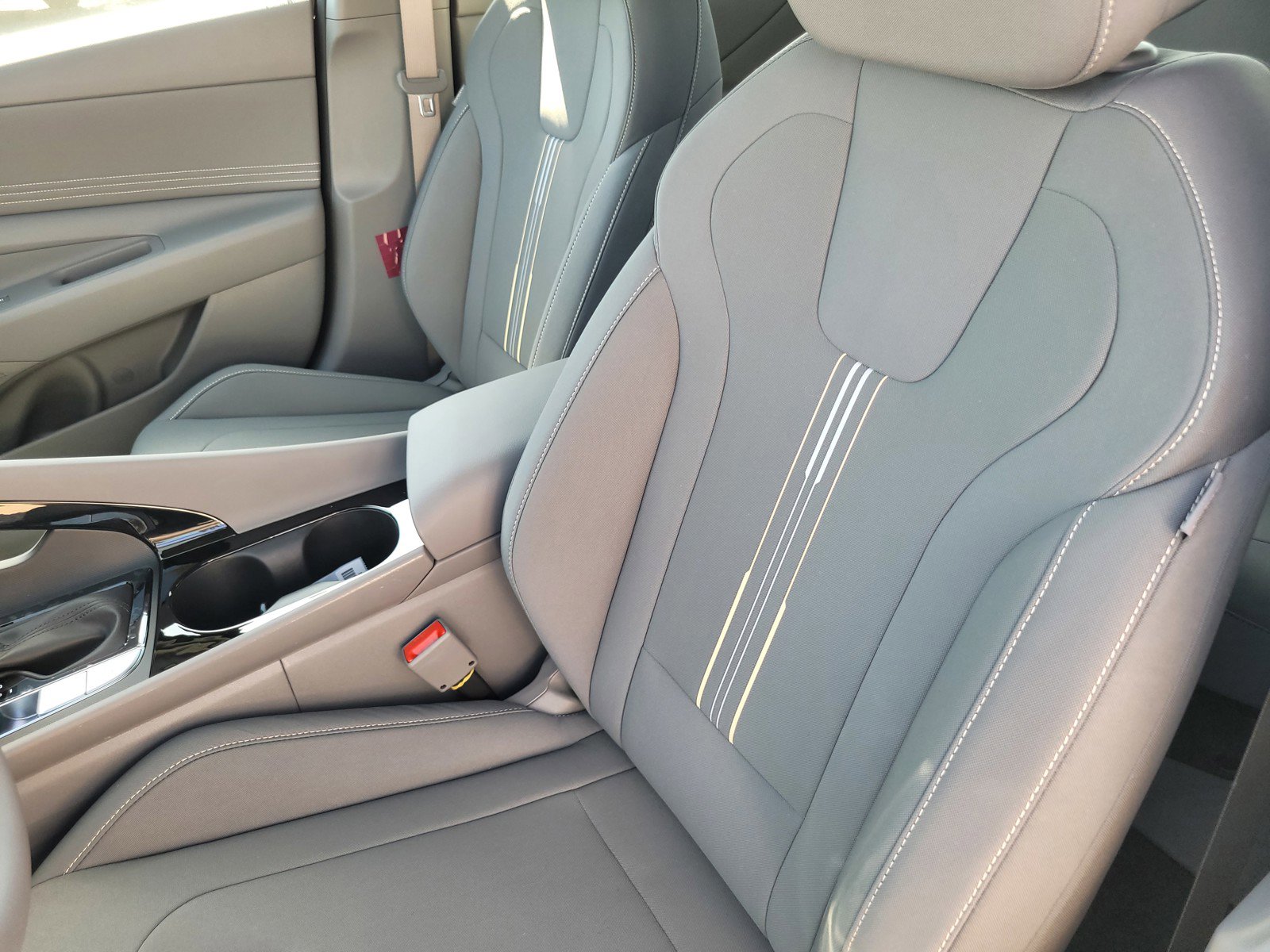 New 2025 Hyundai Elantra SEL image 15