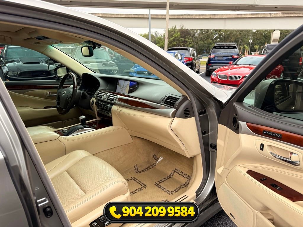 Used 2016 Lexus LS 460 w/ Comfort Package RWD image 33