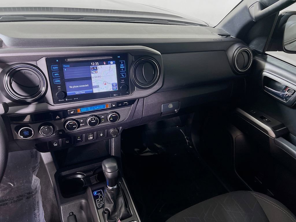 Certified 2017 Toyota Tacoma TRD Off-Road w/ Premium & Technology Package AWD/4WD image 21