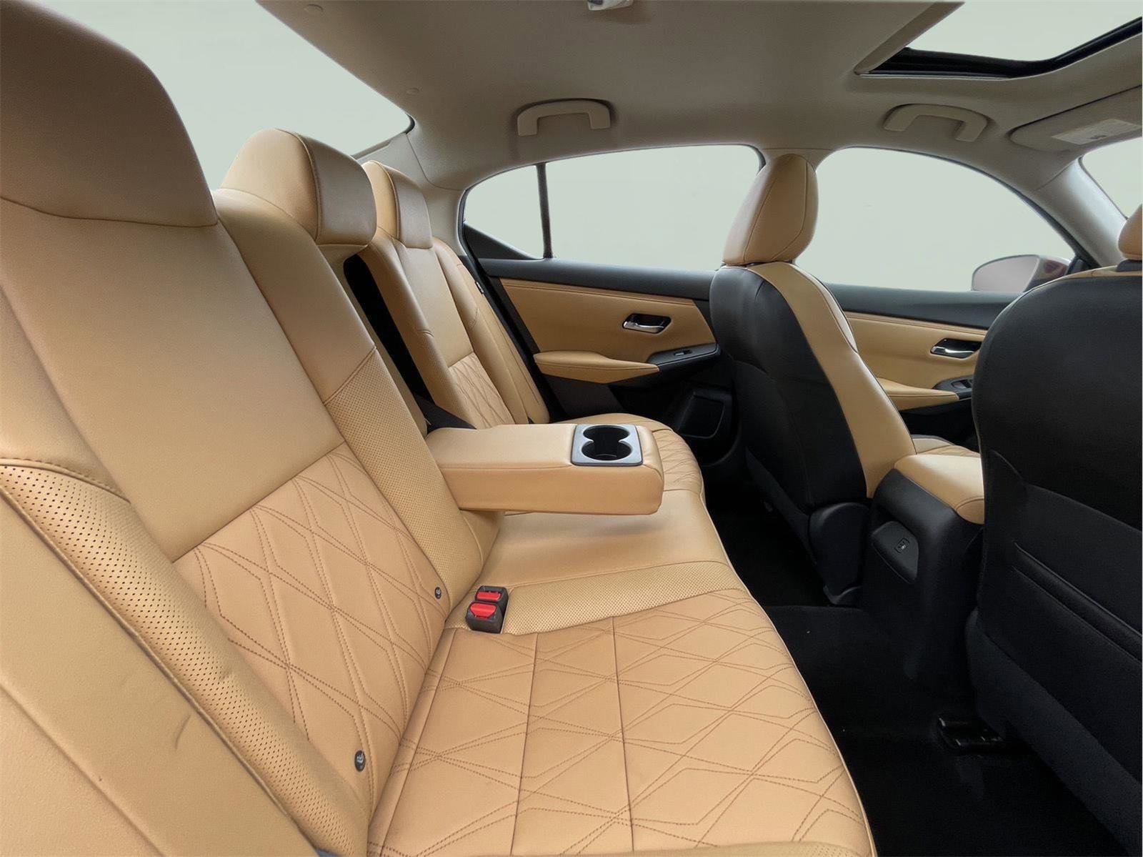 Used 2023 Nissan Sentra SV w/ SV Premium Package FWD image 18