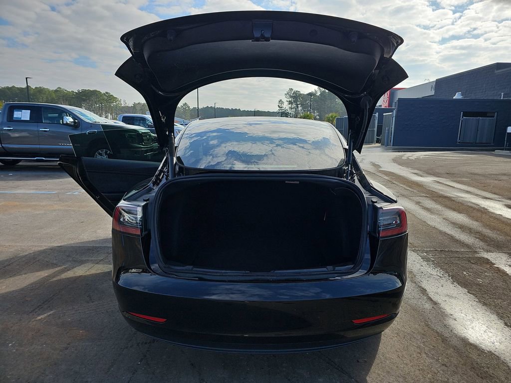 Used 2023 Tesla Model 3 Standard Range image 16