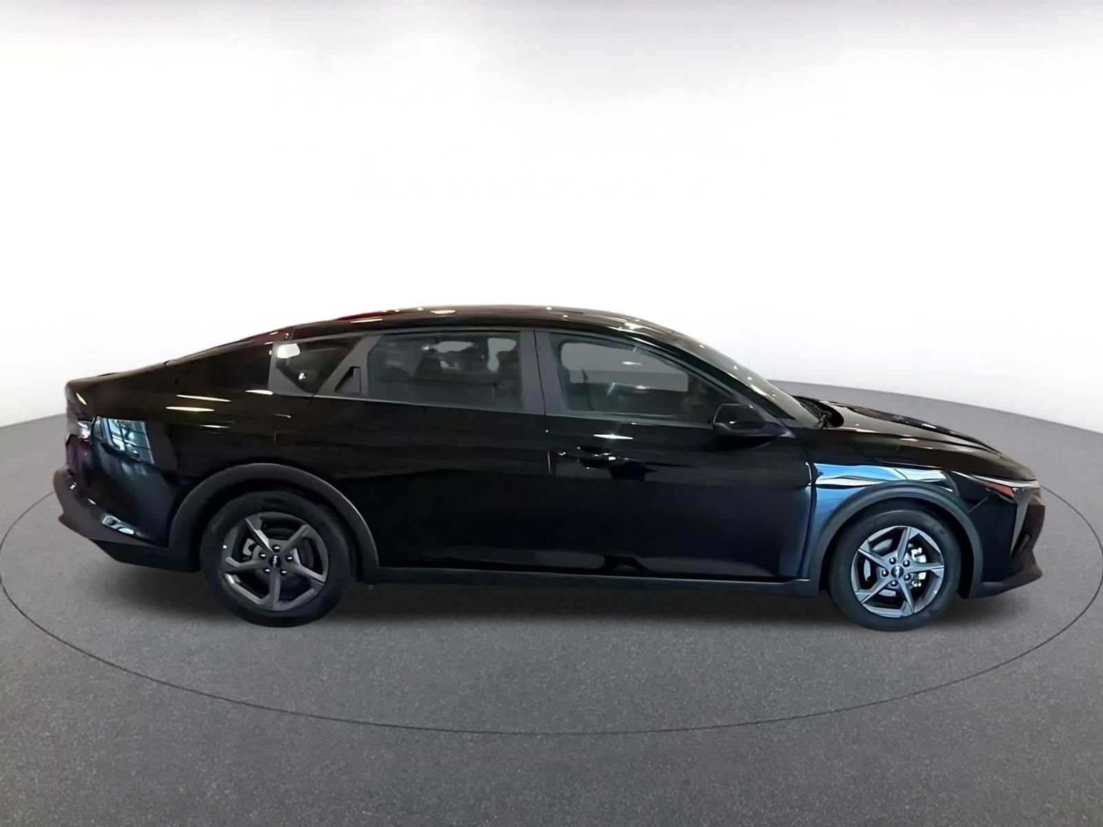 Used 2025 Kia K4 FWD image 10