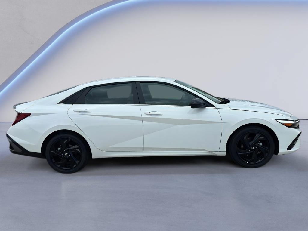 New 2026 Hyundai Elantra SEL Sport Premium FWD image 7