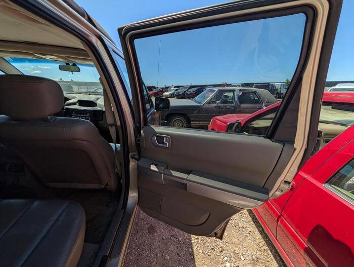 Used 2006 Mitsubishi Endeavor Limited AWD/4WD image 27