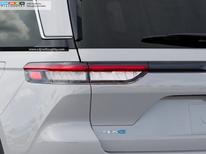 New 2025 Jeep Grand Cherokee Limited 4xe AWD/4WD image 9