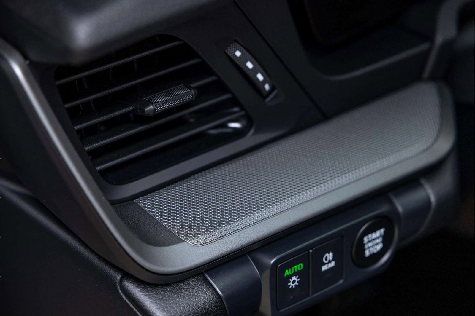 Used 2025 Porsche 911 Carrera image 27