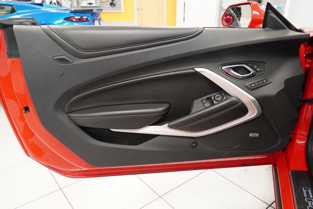 Used 2017 Chevrolet Camaro SS image 15