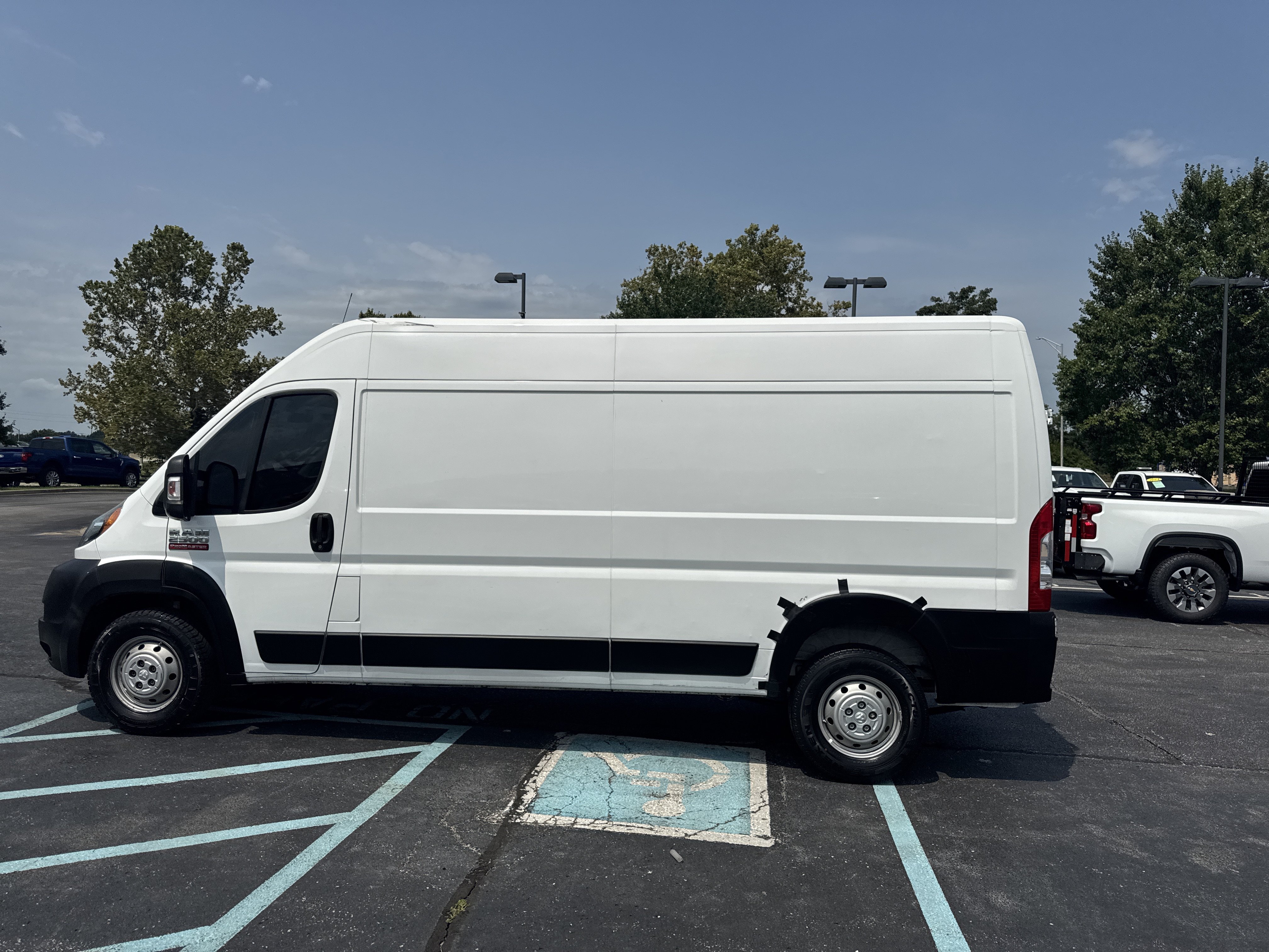 Used 2021 RAM ProMaster 2500 FWD image 9