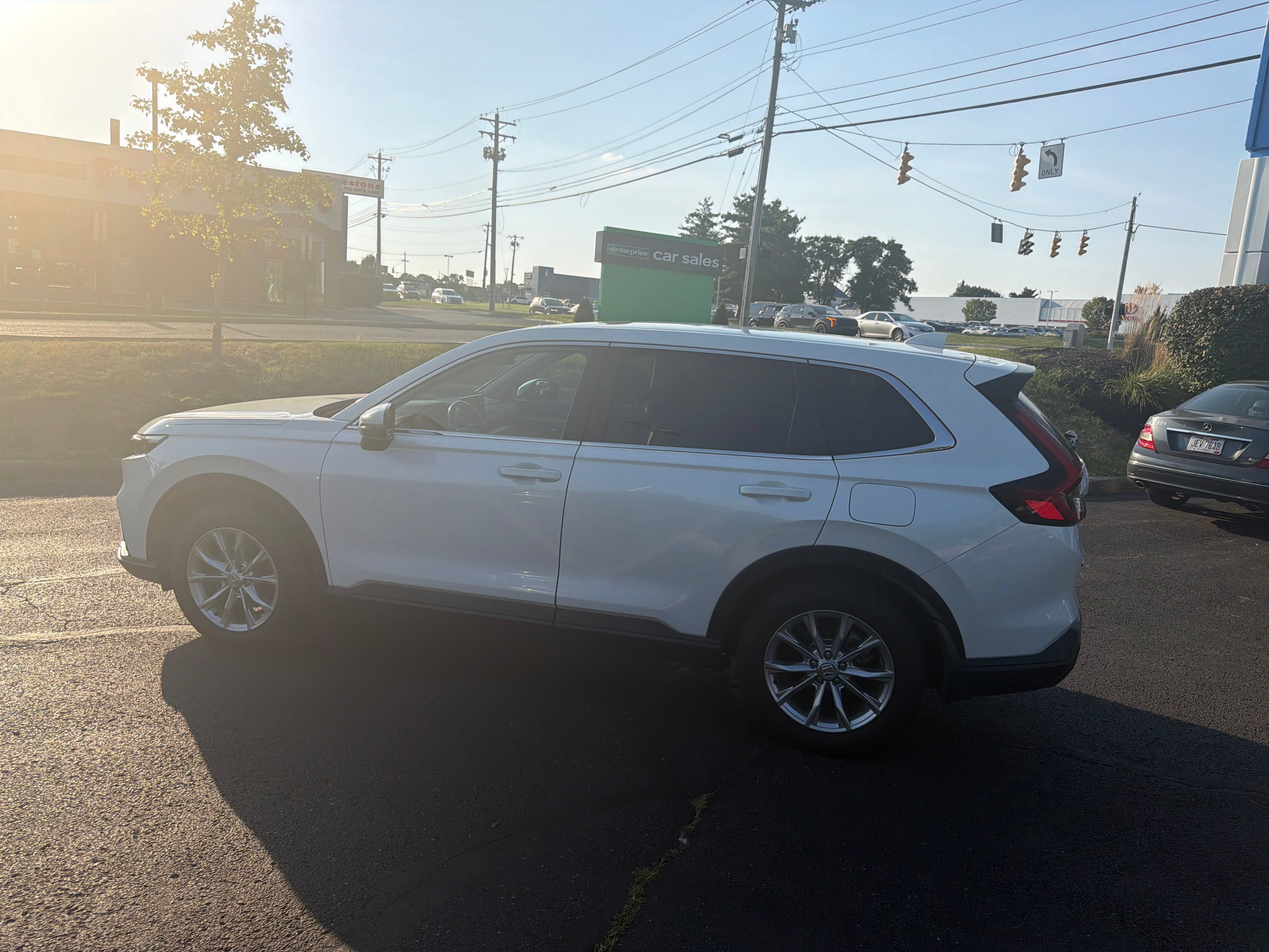 Used 2024 Honda CR-V EX-L image 8