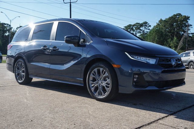 Used 2025 Honda Odyssey Touring image 2