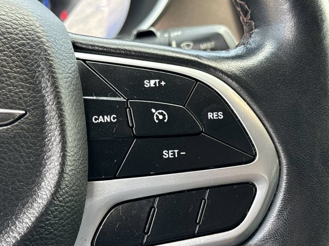 Used 2019 Chrysler Pacifica Touring-L Plus FWD image 39