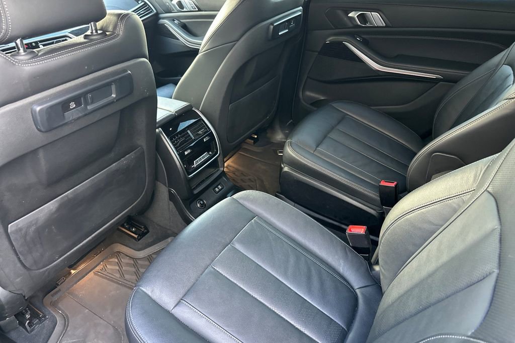 Used 2020 BMW X7 xDrive40i w/ M Sport Package image 12