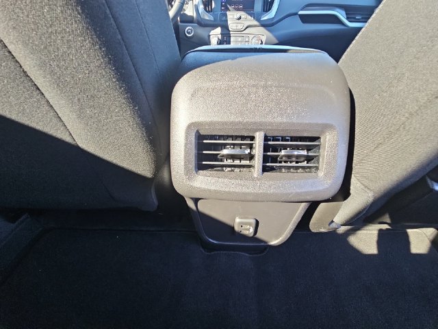 Used 2024 GMC Terrain SLE AWD/4WD image 30