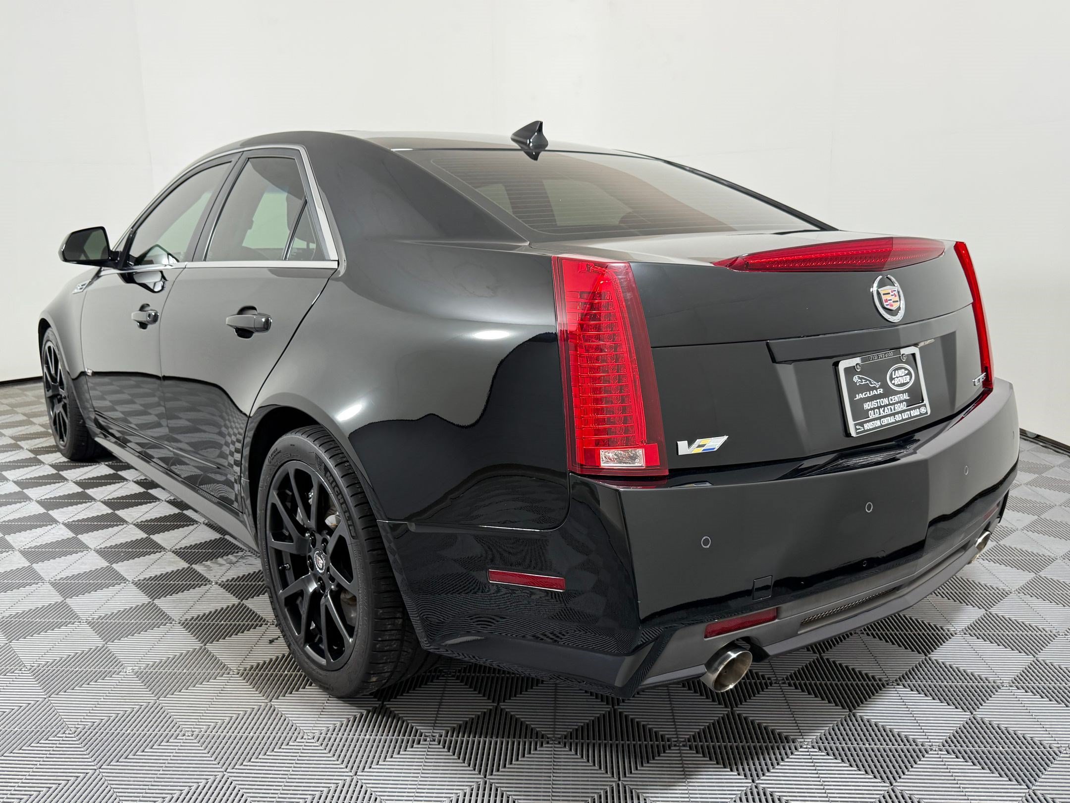 Used 2009 Cadillac CTS V RWD image 3