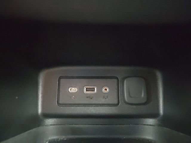 Used 2020 Chevrolet Equinox LT image 31