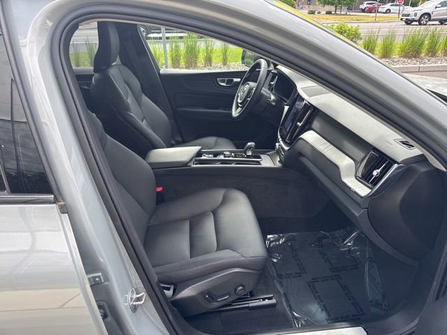 Used 2025 Volvo XC60 B5 Plus AWD/4WD image 15