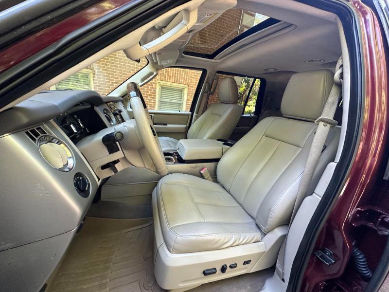 Used 2012 Ford Expedition Limited RWD image 28