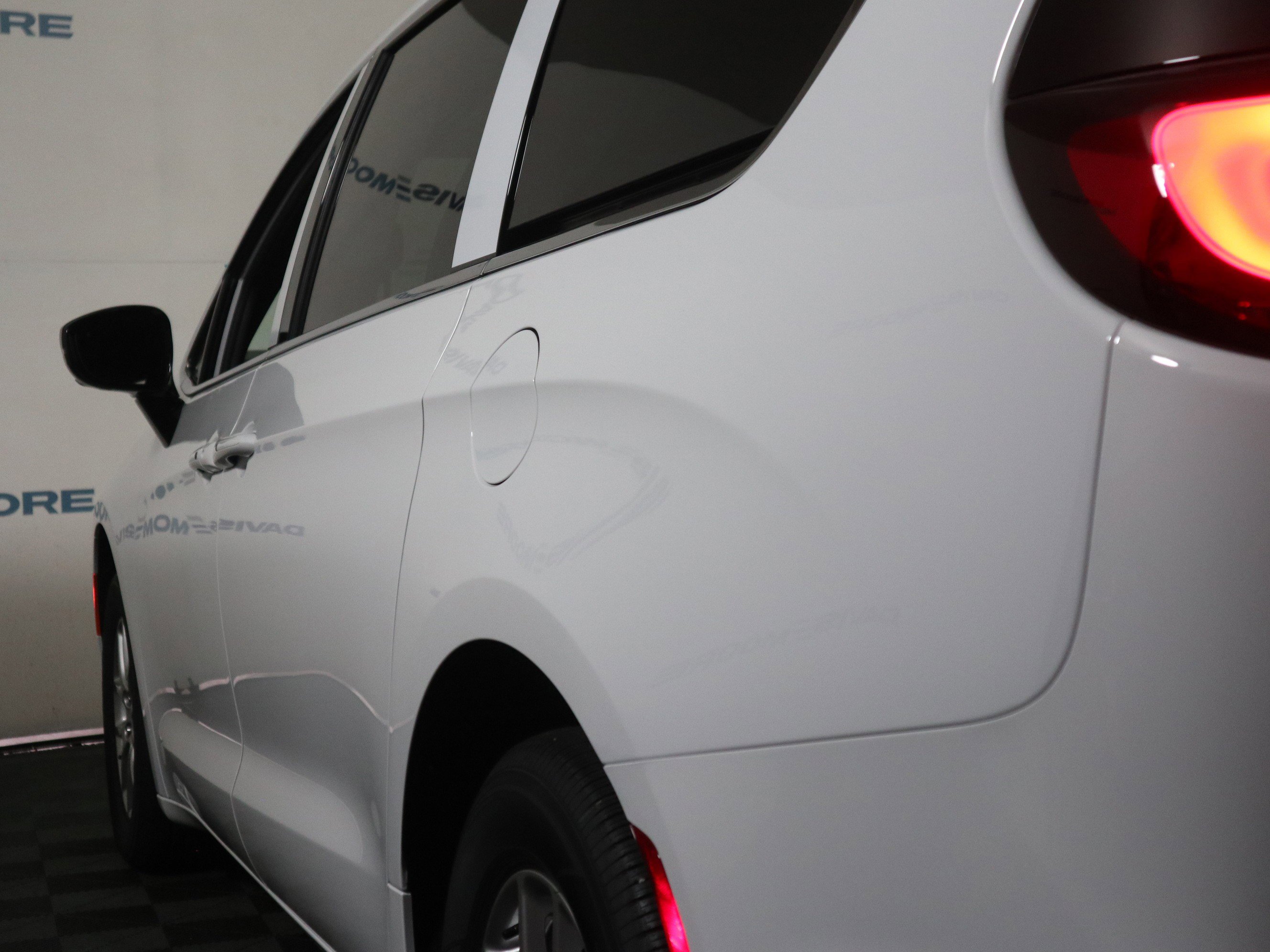 New 2026 Chrysler Pacifica Select image 10