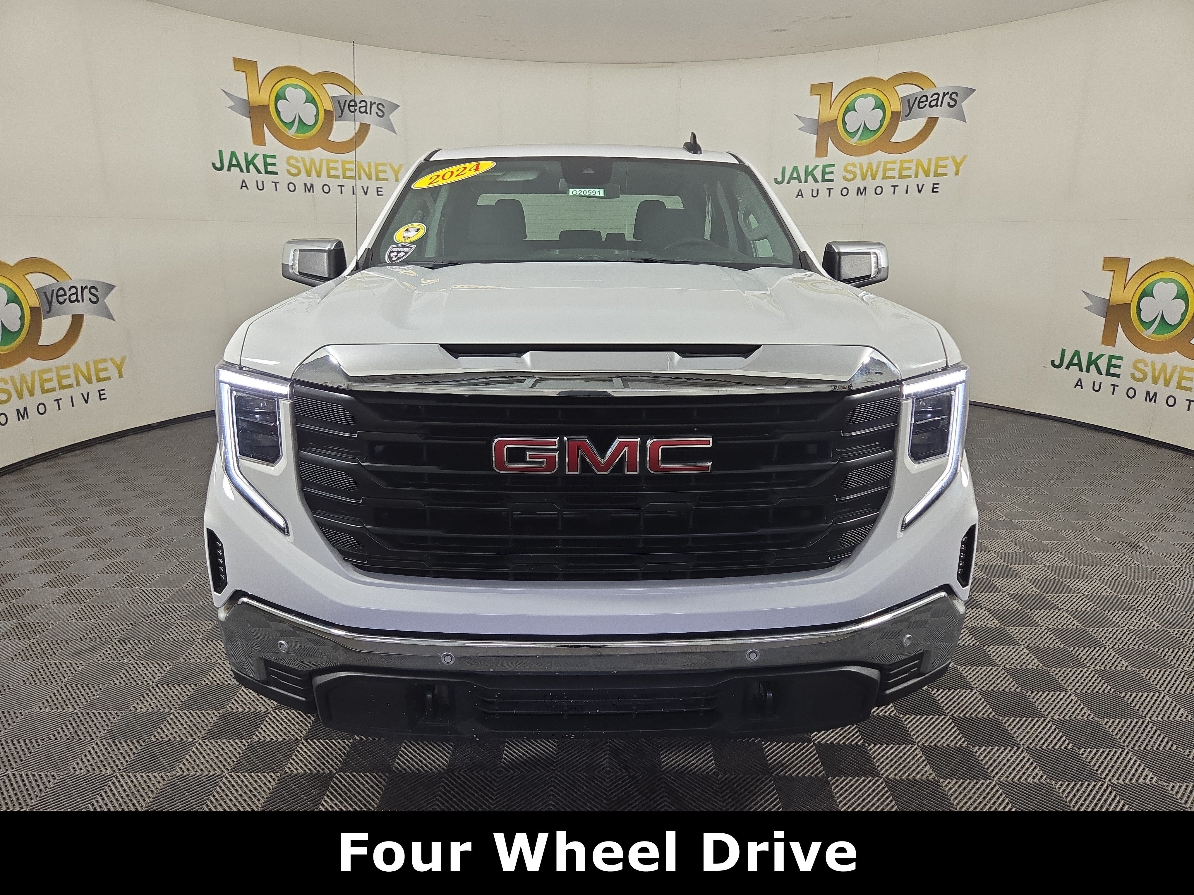 Used 2024 GMC Sierra 1500 Pro w/ Pro Value Package AWD/4WD image 2