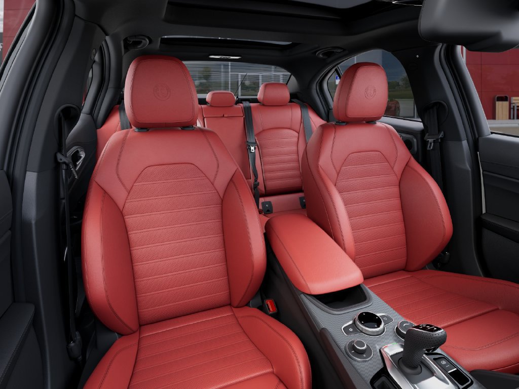 New 2025 Alfa Romeo Giulia AWD w/ Driving Assist Package image 17
