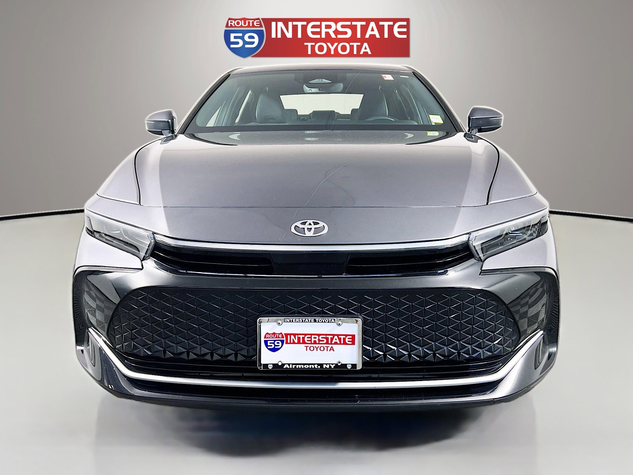 Used 2023 Toyota Crown image 2