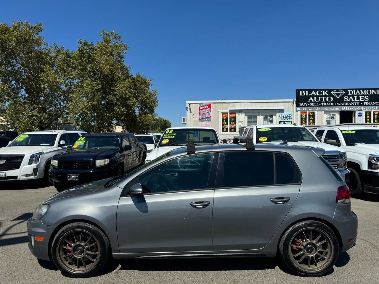 Used 2010 Volkswagen GTI 4-Door image 2