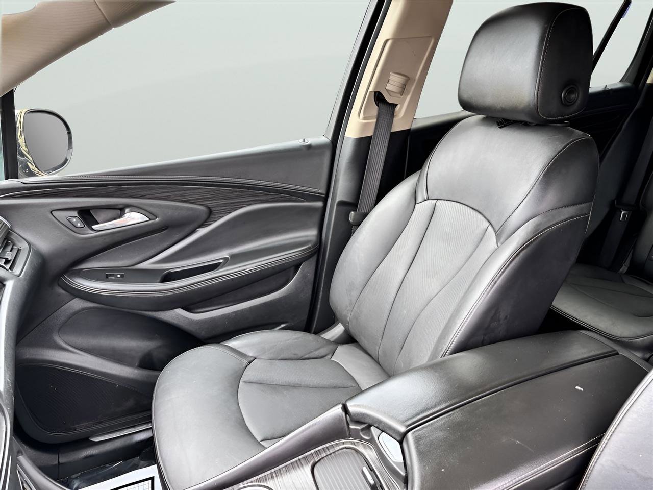 Used 2017 Buick Envision Essence image 13