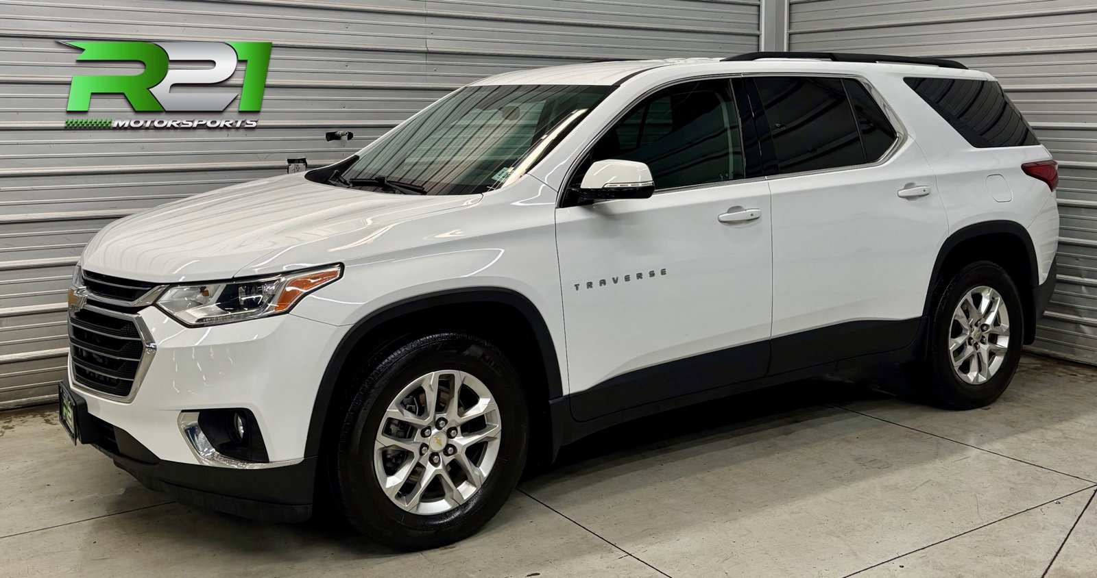 Used 2021 Chevrolet Traverse LT image 1
