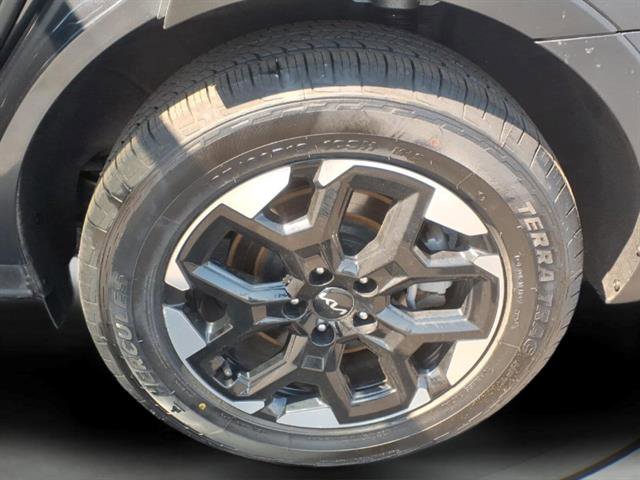 Used 2024 Kia Sorento S image 13