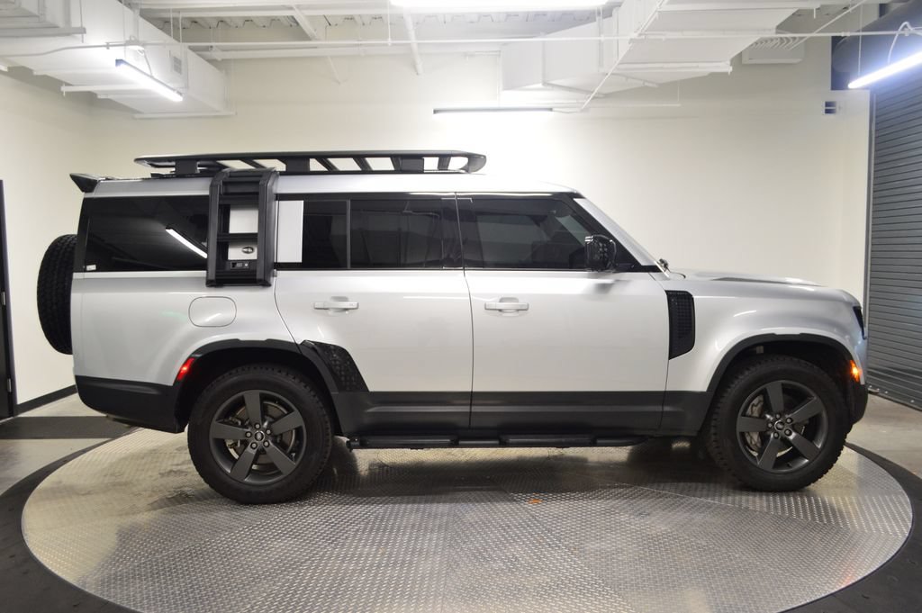 Used 2023 Land Rover Defender 130 SE AWD/4WD image 8