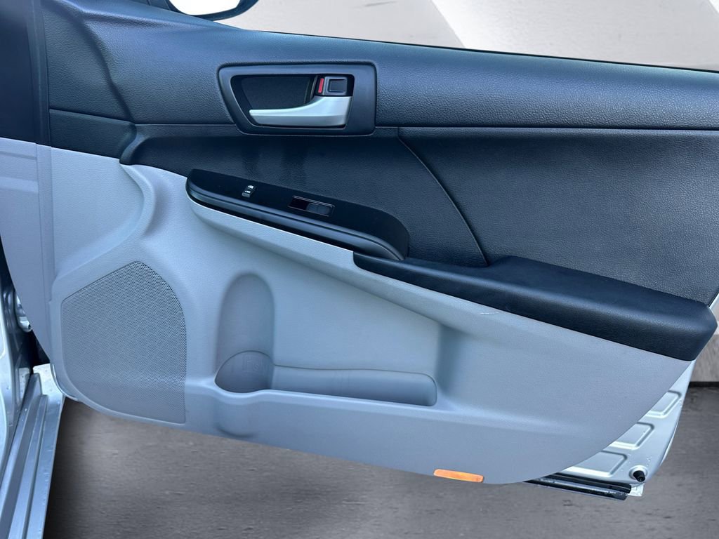 Used 2012 Toyota Camry LE image 15