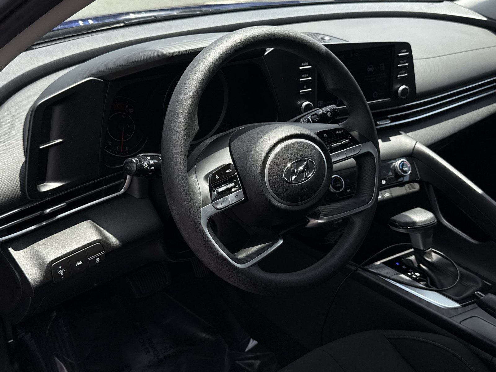 Certified 2023 Hyundai Elantra SEL FWD image 16