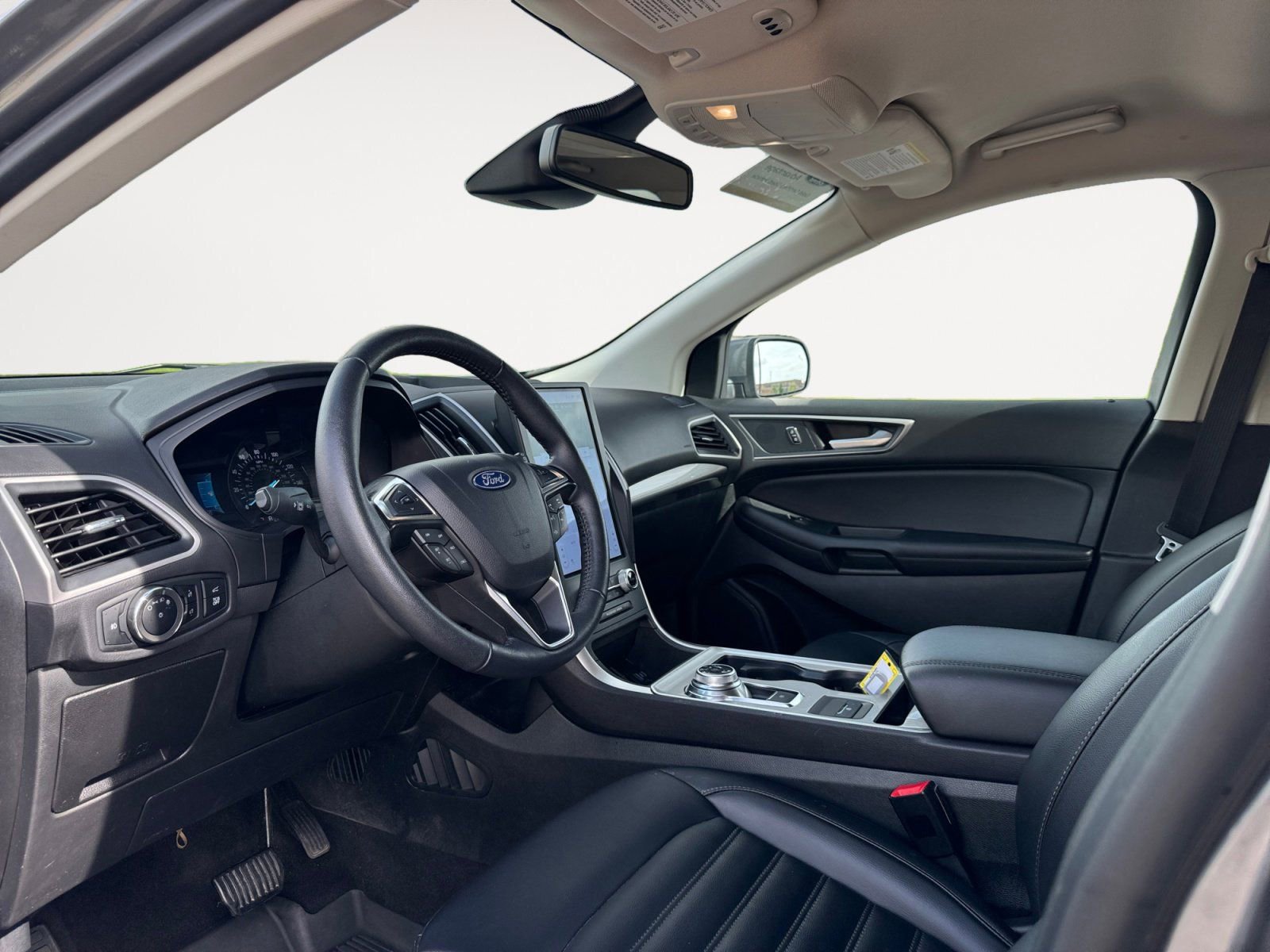 Used 2024 Ford Edge SEL w/ Convenience Package image 9